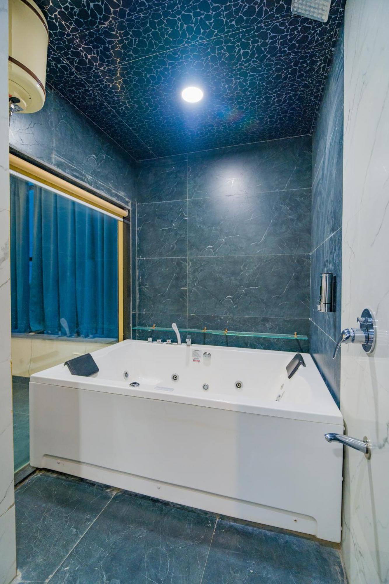 Hotel Kanha Shree By Cosmos Green Indore Habitación foto